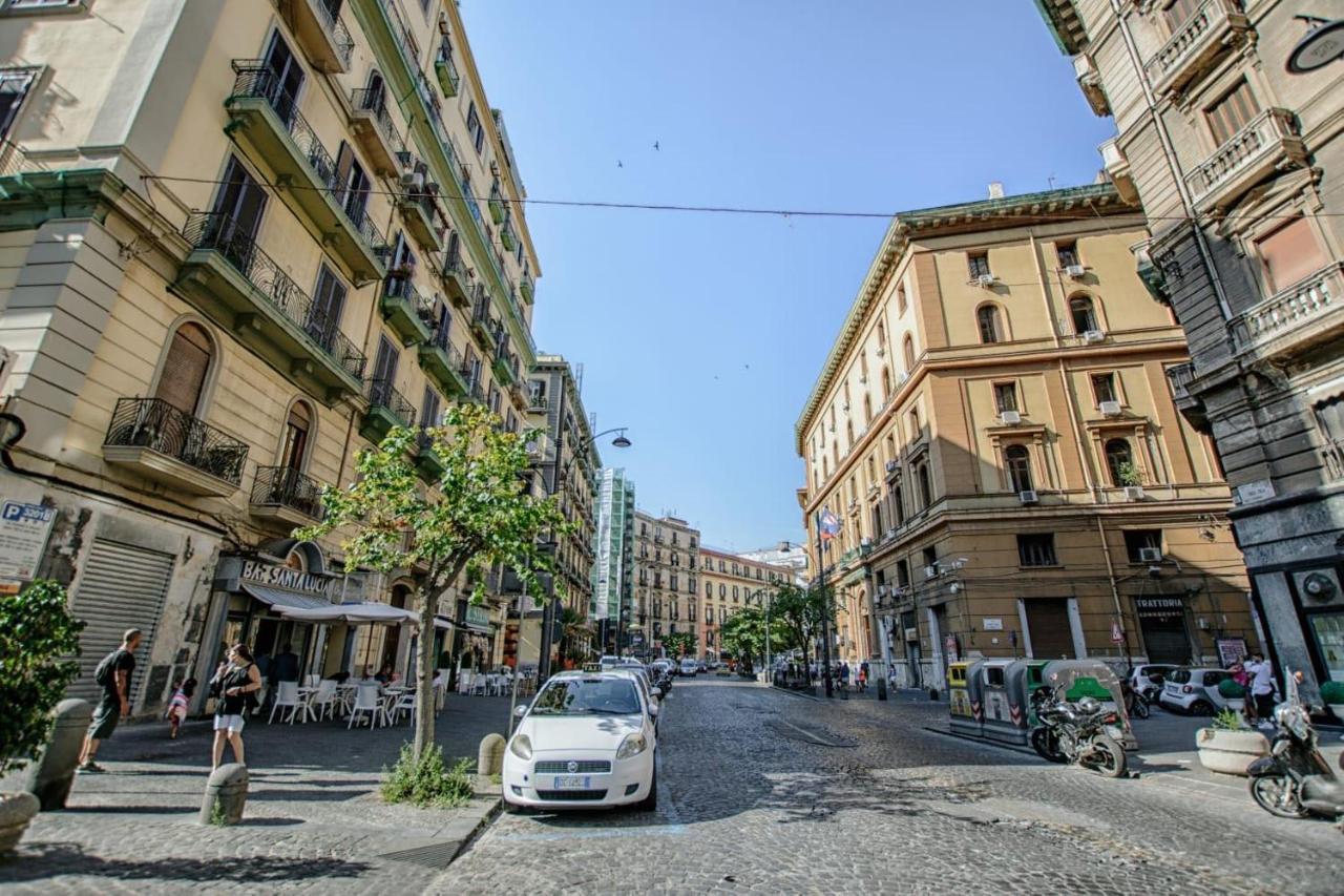 il faro di serapide Napoli Esterno foto